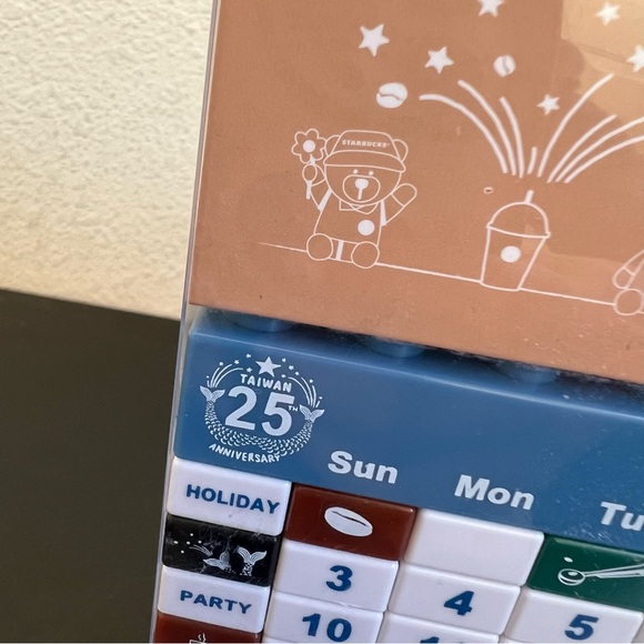 💚New💚 STARBUCKS Taiwan Anniversary Building Block Calendar - Picture 4 of 5